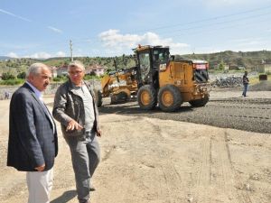 Tosya’da Belediyesi 2 Bin 500 Metrekare Alanı 2 Saatte Parke Kapladı