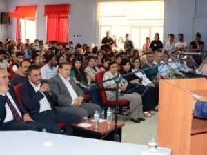 Şaphane MYO’da “AB Sürecinde Türkiye’nin Kimlik Sorunları” Konferansı