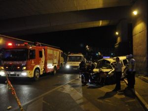 Meslektaşlarını Hastaneye Götüren Polis Aracı Kaza Yaptı : 1 Şehit 2 Yaralı