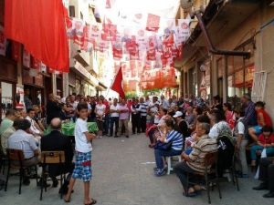 MHP’den Seçim Kurulunun “ Bayrak Toplatma” Kararına Tepki