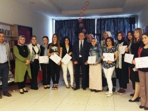 Hanımlar Bilgisayar Destekli Muhasebe Sertifikası Aldı