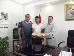 Şampiyon ödüllendirildi