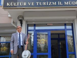 Yarım Asırlık Cümbüşü Kent Arşivine Hibe Etti