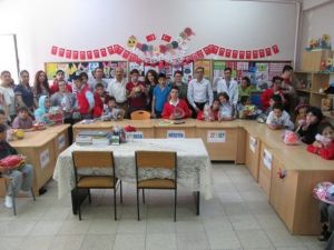 “Sana Oyuncak Getirdim” İle Çocukların Yüzü Güldü