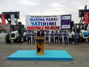 İzmit Belediyesi Makina Parkı 17 Yeni Araçla Güçlendi