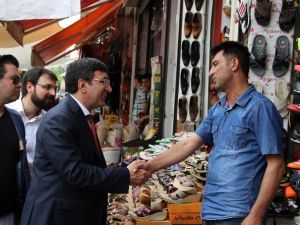 Bakan Yılmaz, Dur Durak Bilmiyor
