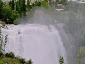 Tortum Şelalesi, Yerli Ve Yabancı Turistlerin Akınına Uğramaya Başladı