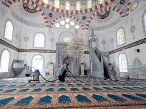 Başiskele Camileri Ramazan’a Hazır