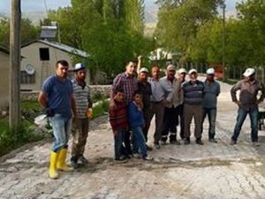 Gürün’de Köy Yollarında Parke Taşı Döşeme Çalışmaları