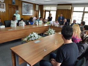 Melmek Hızlı Klavye Kursu Öğrencileri Başkan Dr. Memduh Büyükkılıç’ı Ziyaret Etti