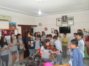 Başarı Koleji Öğrencilerinden Engelli Öğrencilere Kıyafet Desteği