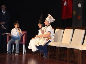 Özel Nilüfer Safvetli Öğrencilerden İngilizce Gecesi