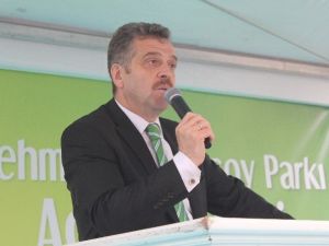 Gaziosmanpaşa’da Mehmet Akif Ersoy Parkı Hizmete Açıldı