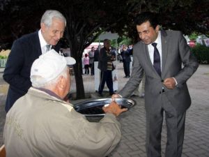 Zırhlıoğlu’ndan 46 Yılın Hatırına 40 Yıllık Hatırı Olan İkram
