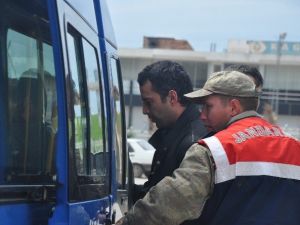 Babasını Öldüren Ünlü Sanatçı 4 Kez İntihar Girişiminde Bulundu