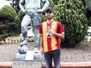 Selçuk İnan: “O Kalıbın İçine Girmek İnanç Göstergesiydi”