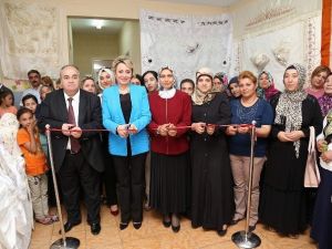 Girne Sosyal Tesisi Kursiyerleri El Emeği Göz Nurunu Sergiledi