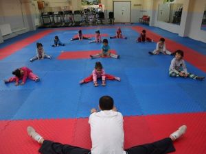 Jimnastik Kursu Çocukların Fiziki Gelişimine Büyük Katkı Sağlıyor