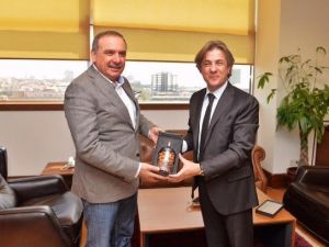 İhtiyaç Sahiplerinin Yüzü Sosyal Market’le Gülüyor