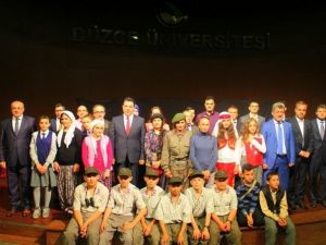 Duygulandıran Çanakkale Tiyatro Gösterisi