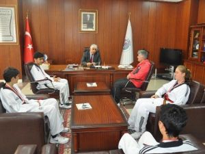Sorgun Belediyesinden Başarılı Sporculara Ödül