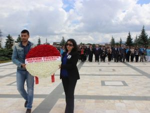 Ecevit Doğum Gününde Kabri Başında Anıldı