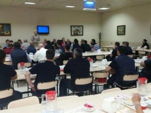 Zafer Teber Çalmadık Kapı Sıkılmadık El Bırakmıyor