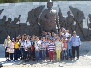 Bayırköy Belde Belediyesi Başarı İlkokul Öğrencilerine Çanakkale Gezisi Düzenledi