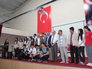 Liseliler, Sesleriyle Büyüledi