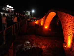 Tarihi Arhavi Çifteköprü Işıklandırıldı