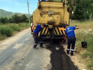 Büyükşehir Yol Bakım Ekipleri Hız Kesmiyor