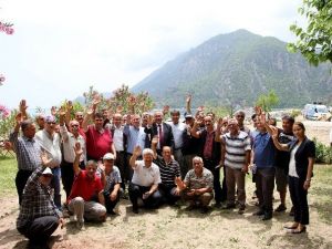 AK Parti Adayı Aydın, Seçim Çalışmalarına Kemer’de Devam Etti