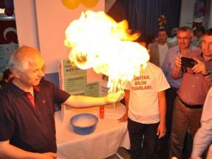 Korkuteli’nde Açılan "TÜBİTAK 4006 Bilim Fuarı" Yoğun İlgi Gördü