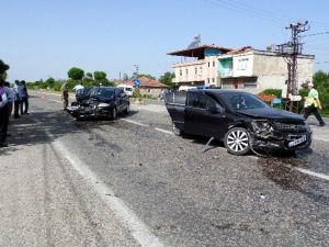 Adıyaman’da İki Otomobil Çarpıştı: 1 Yaralı
