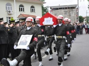 Evinde Vefat Eden Uzman Jandarma Çavuş Son Yolculuğuna Uğurlandı