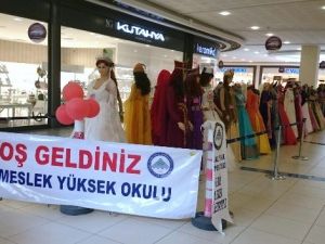 Gediz MYO’dan Kütahya Sera Park AVM’de Yöresel Kıyafet Sergisi