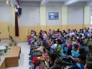 Öğrencilere Tiyatro