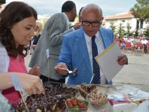 Süleymanpaşa Belediye Başkanı Eşkinat Hünerli Ellerin Lezzet Yarışmasına Katıldı