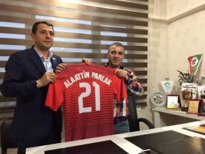 AK Parti’li Parlak’tan Diyarbakır Masterler Derneği’ne Ziyaret