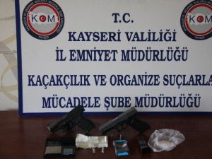 Uyuşturucu Tacirlerine Gözaltı