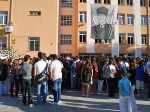 Okulların Açılması İle Birlikte Servis Sıkıntısı Başladı