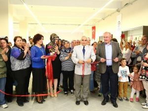 Kadınlar El Emeği Eserlerini Sergiledi
