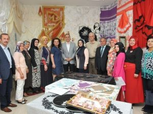 İzmek’te Yılsonu Sergisi