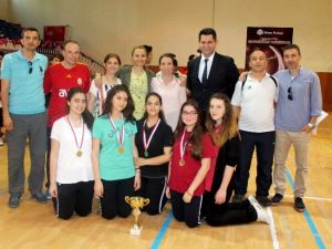 Badminton Turnuvası’nda İhlas Koleji Şampiyon Oldu