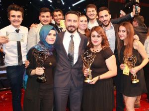 MEÜ’lü Öğrenciler ’Geleceğin İletişimcileri’ Yarışmasından Ödülle Döndü