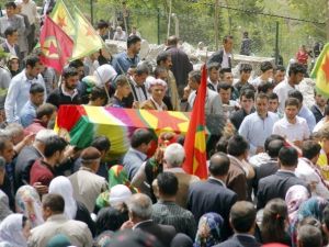 YPG’li Yılmaz Hakkari’de Toprağa Verildi