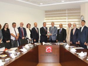 Kıvanç: "Ceyhan Enerji Bölgesi İçin Rotterdam Model Olabilir"