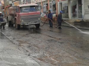 Develi Belediyesi Yolları Yıkadı