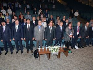 Vali Çiçek Uluslar Arası Kongreye Katıldı