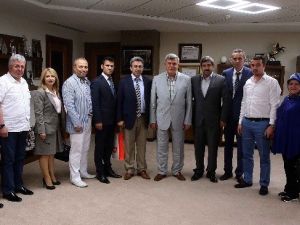 Başkan Karaosmanoğlu, Sigortacıları Konuk Etti